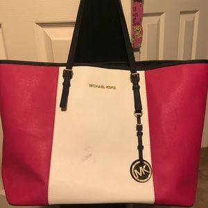 Large Micheal Kors Purse